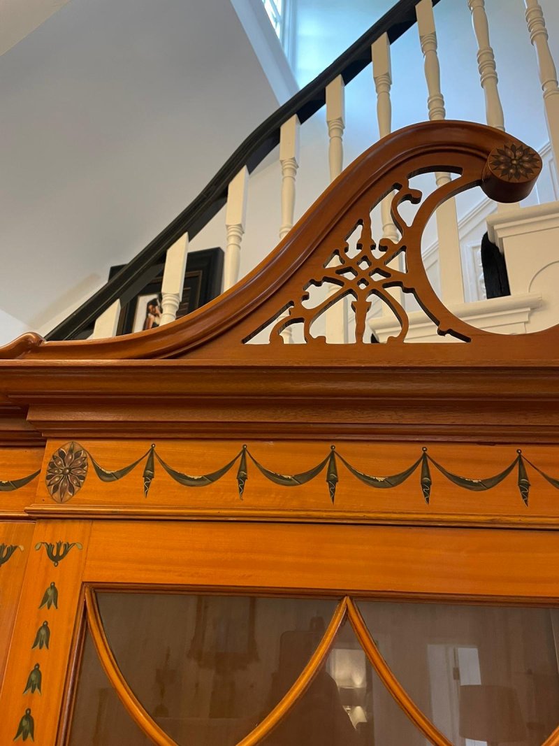 Large Quality Satinwood Astral Glazed Breakfront Display Cabinet with Original Painted Decoration - Image 9